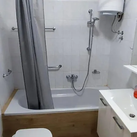度假居 Family Friendly House With A Swimming Pool Podstrana, Split - 21718 *