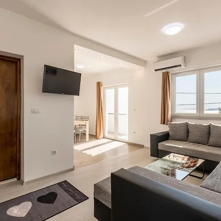 度假居 Family Friendly House With A Swimming Pool Podstrana, Split - 21718 珀德垂那