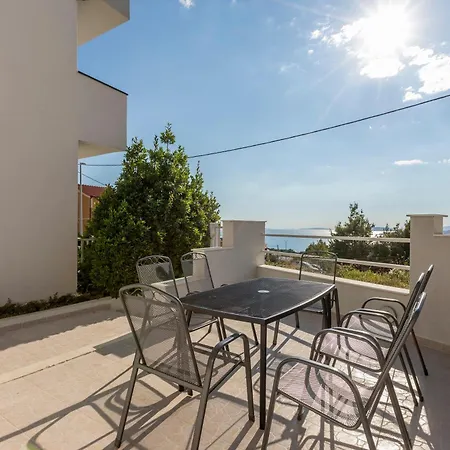 Family Friendly House With A Swimming Pool Podstrana, Split - 21718 度假居 *