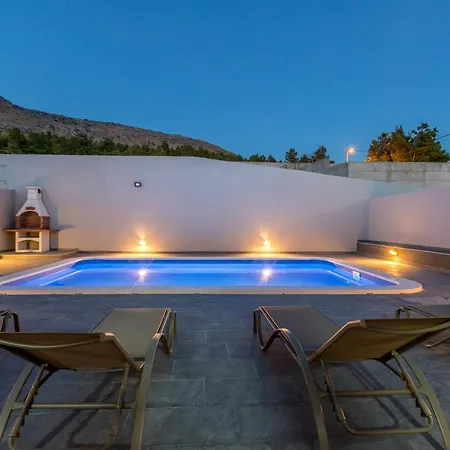 度假居 Family Friendly House With A Swimming Pool Podstrana, Split - 21718